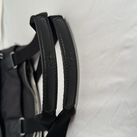Kipling Giselle black gray convertible dual handle crossbody handbag - Picture 16 of 17
